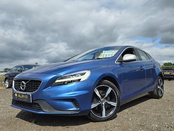 Used Volvo V40 2018 for sale - 79287456: Photo