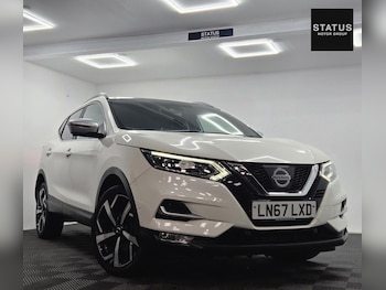 Used Nissan Qashqai 2017 for sale - 76306117: Photo 2