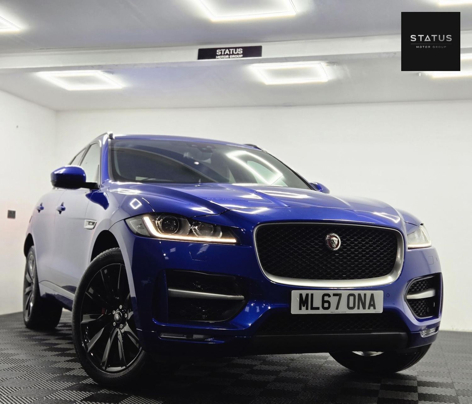 Used Jaguar F-Pace 2017 for sale - 77060563: Photo 2