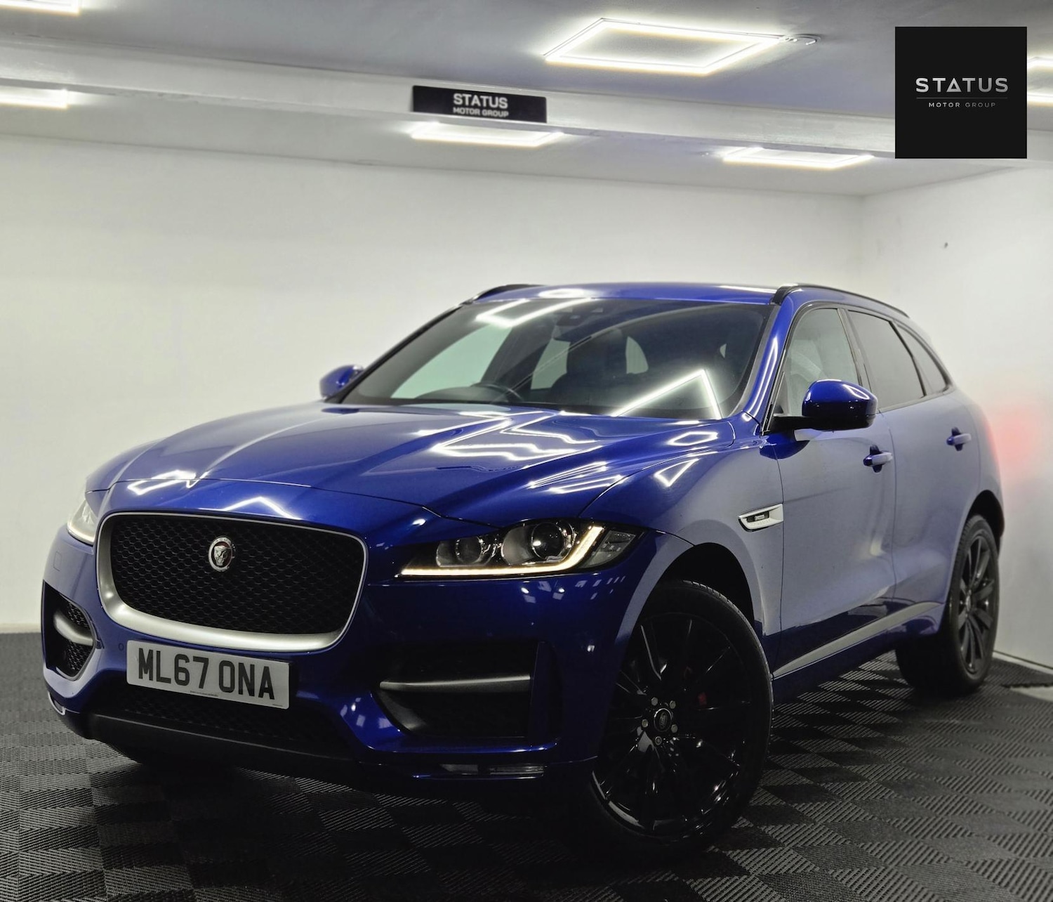 Used Jaguar F-Pace 2017 for sale - 77060563: Photo 4
