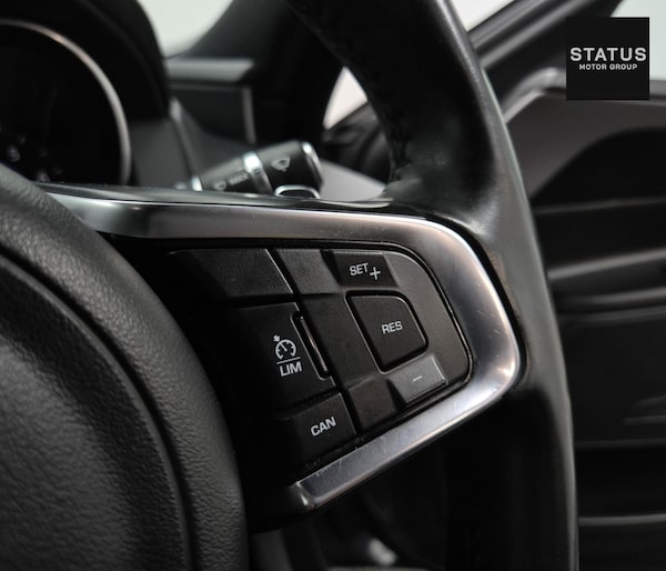 Used Jaguar XE 2017 for sale - 76151061: Photo 17