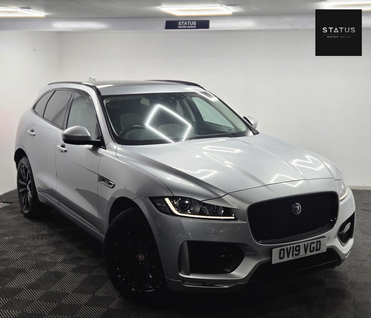 Used Jaguar F-Pace 2019 for sale - 77274448: Photo 3