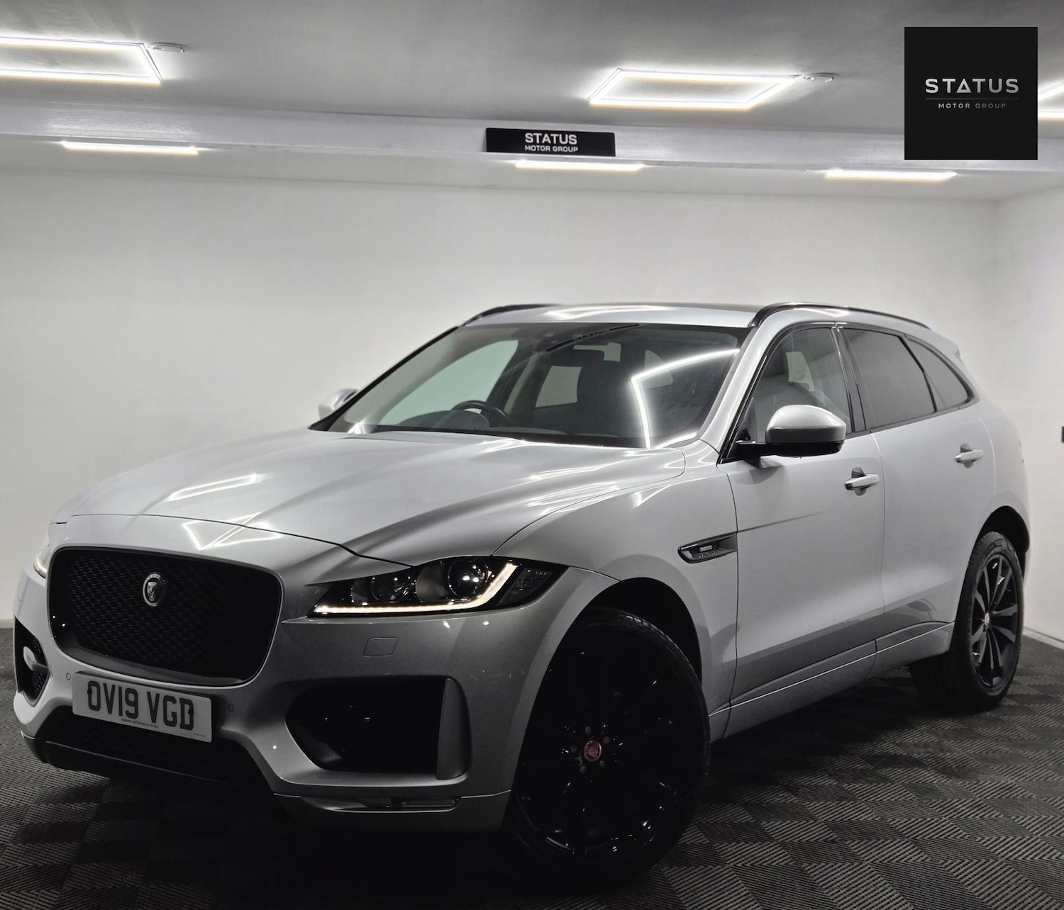 Used Jaguar F-Pace 2019 for sale - 77274448: Photo 4