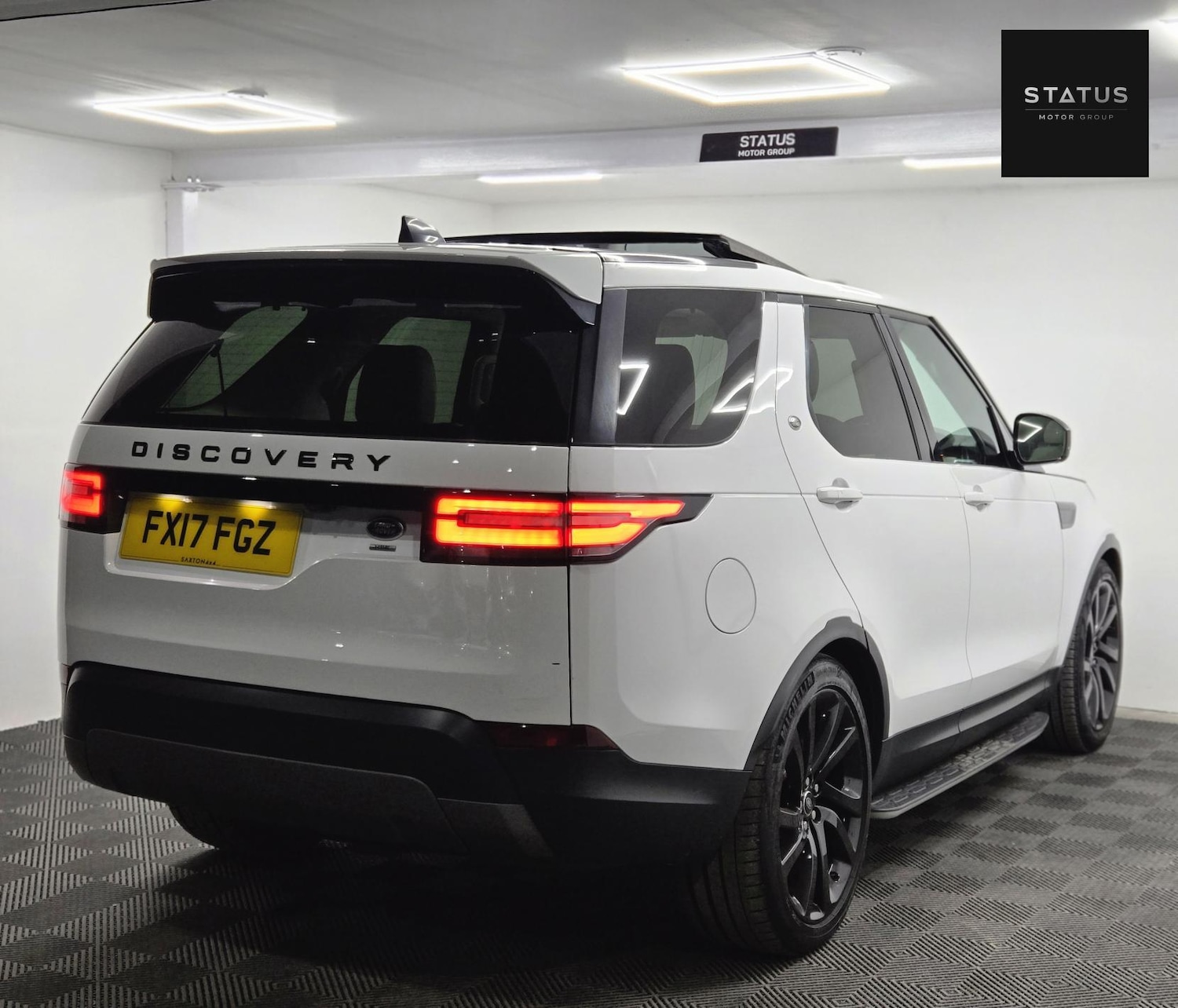 Used Land Rover Discovery 2017 for sale - 76925330: Photo 10