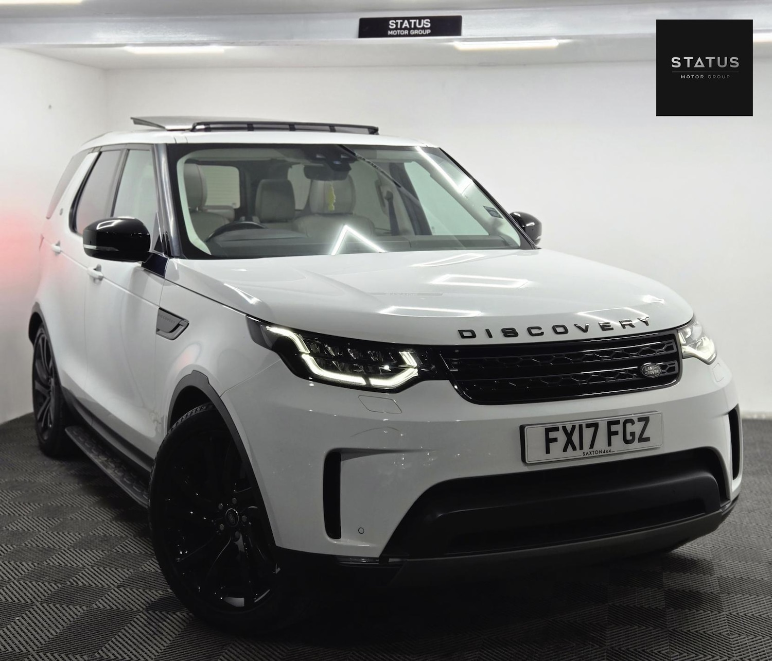 Used Land Rover Discovery 2017 for sale - 76925330: Photo 2