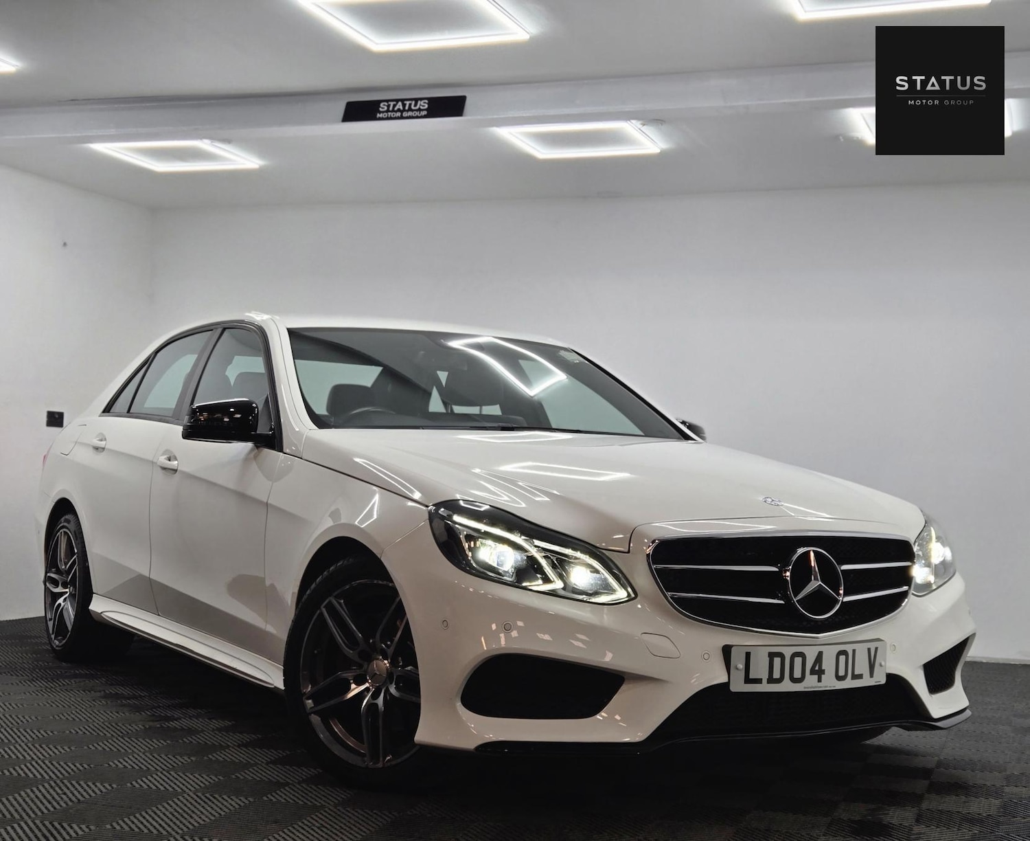 Used Mercedes-Benz E Class 2015 for sale - 76741832: Photo 2