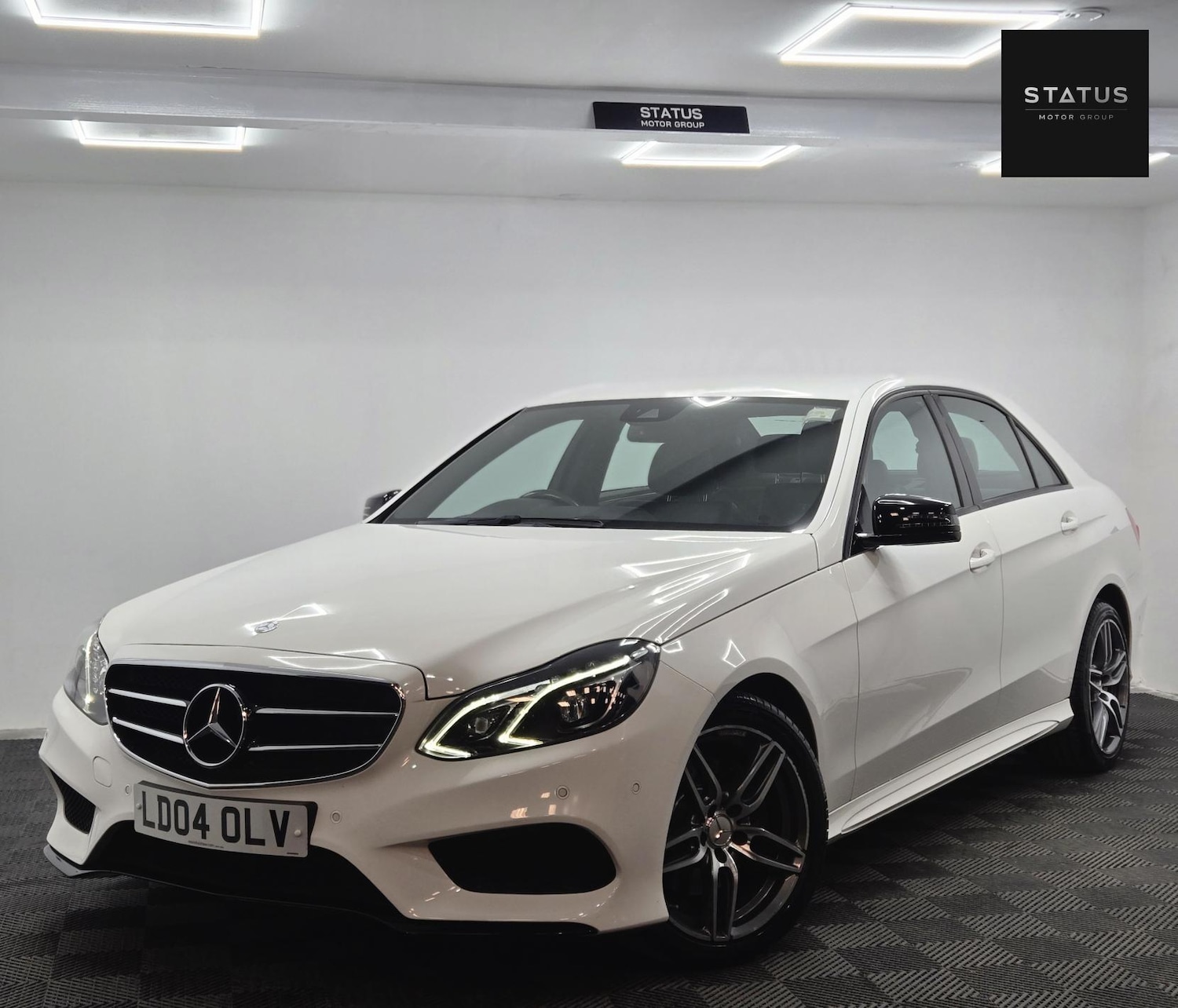 Used Mercedes-Benz E Class 2015 for sale - 76741832: Photo 4