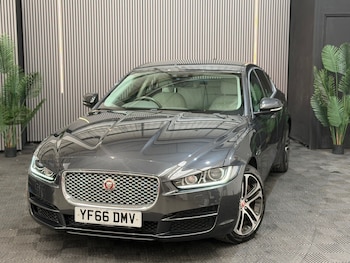 Used Jaguar XE 2016 for sale - 79400263: Photo