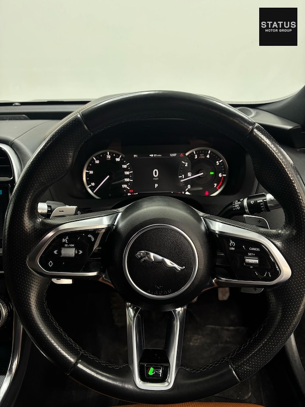 Used Jaguar XE 2019 for sale - 75692456: Photo 15