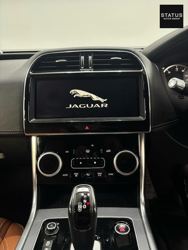 Used Jaguar XE 2019 for sale - 75692456: Photo 19