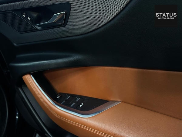 Used Jaguar XE 2019 for sale - 75692456: Photo 24