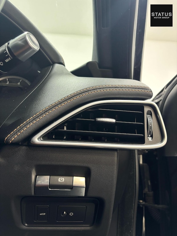 Used Jaguar XE 2019 for sale - 75692456: Photo 25