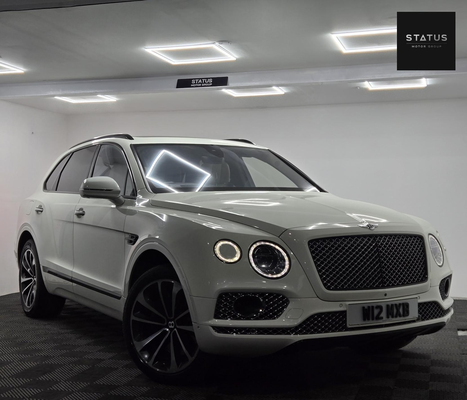 Used Bentley Bentayga 2016 for sale - 77470429: Photo 2