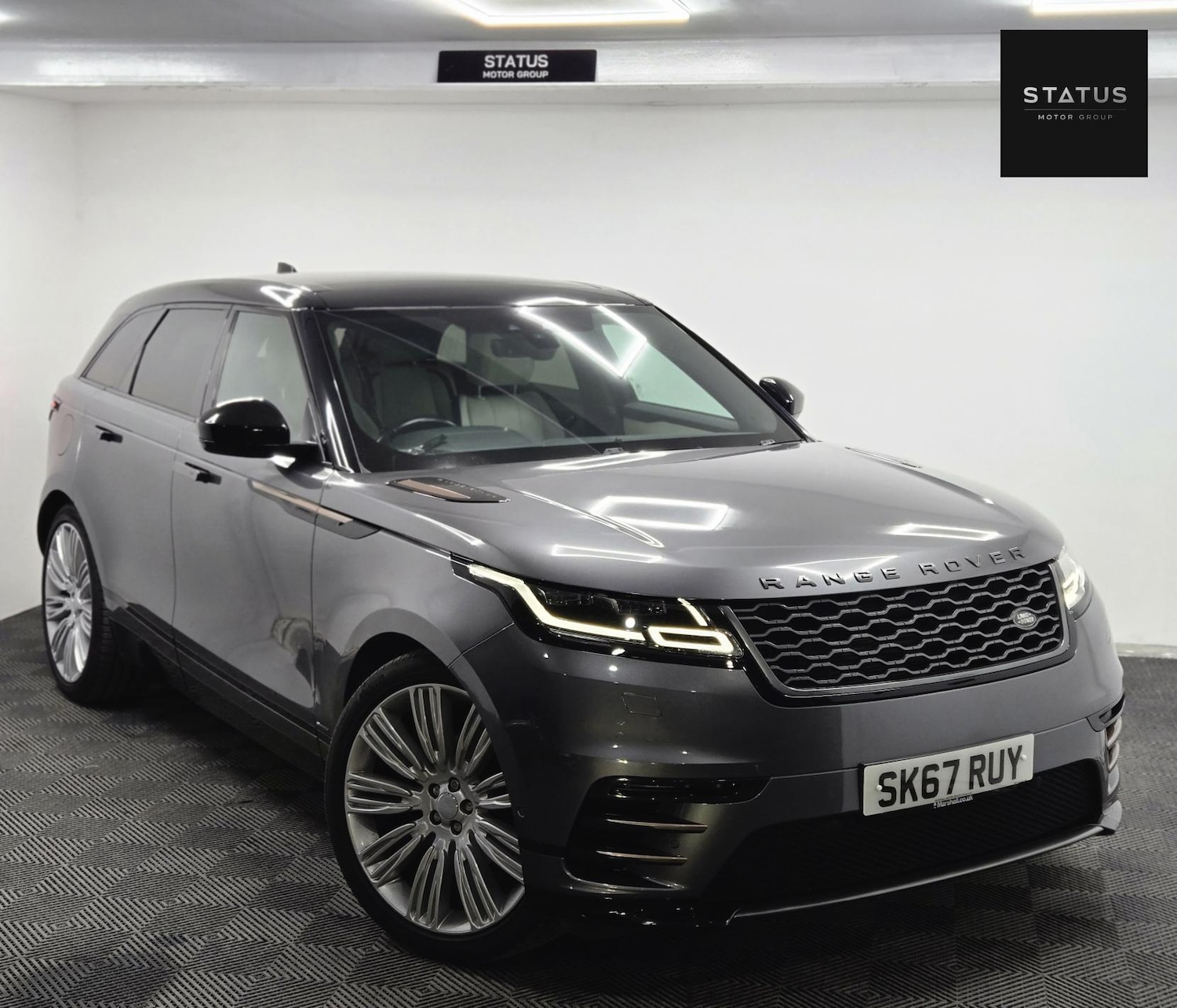 Used Land Rover Range Rover Velar 2017 for sale - 76948926: Photo 2