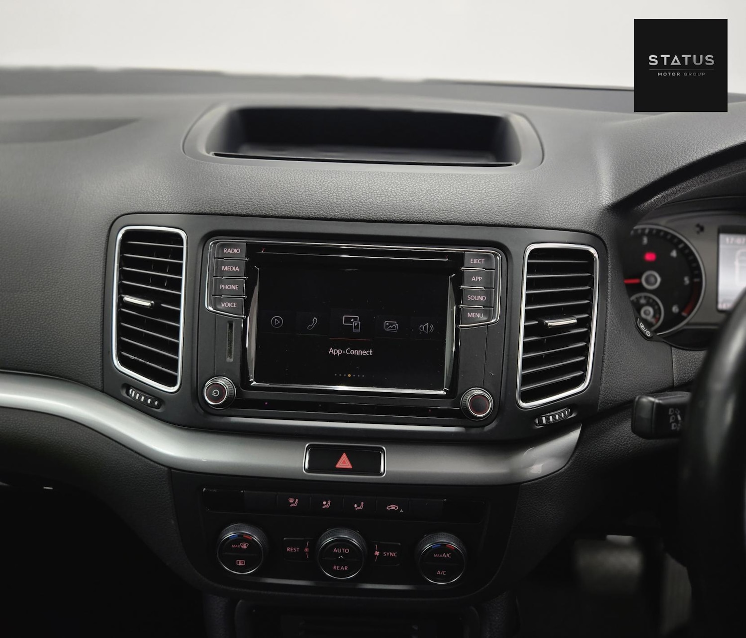 Used Volkswagen Sharan 2017 for sale - 77851795: Photo 22