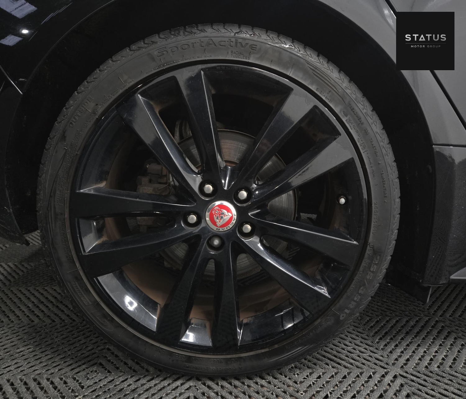 Used Jaguar XE 2018 for sale - 76631077: Photo 11