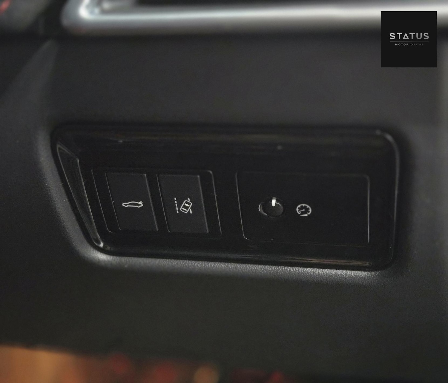 Used Jaguar XE 2018 for sale - 76631077: Photo 23