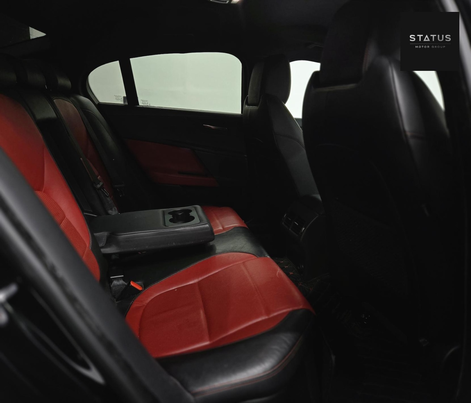 Used Jaguar XE 2018 for sale - 76631077: Photo 30