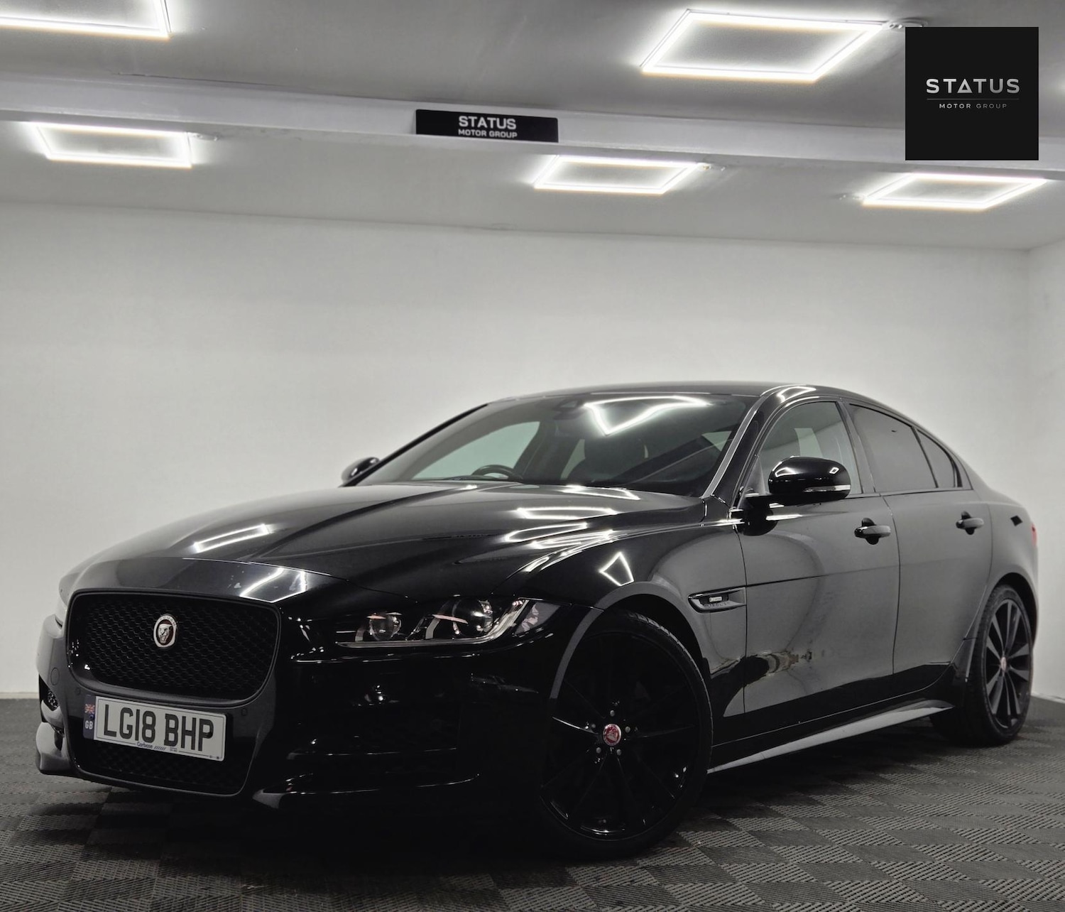 Used Jaguar XE 2018 for sale - 76631077: Photo 5