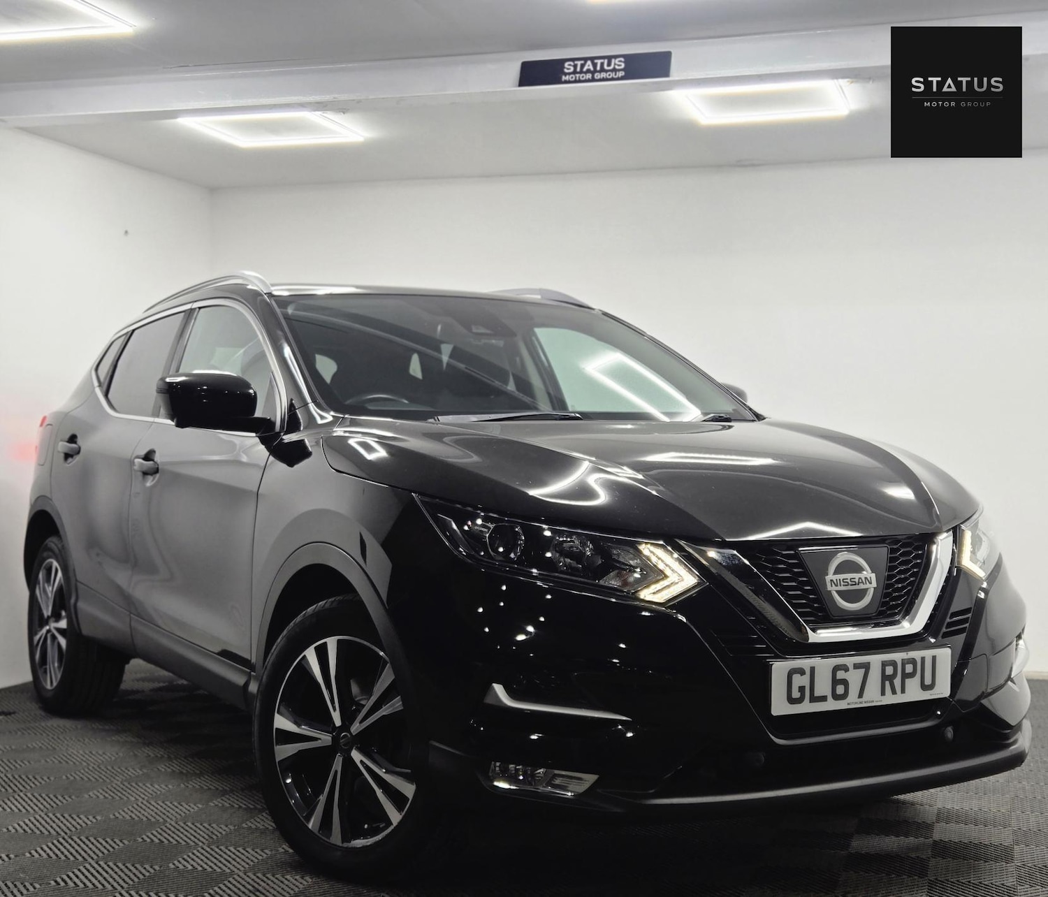 Used Nissan Qashqai 2017 for sale - 76714087: Photo 2