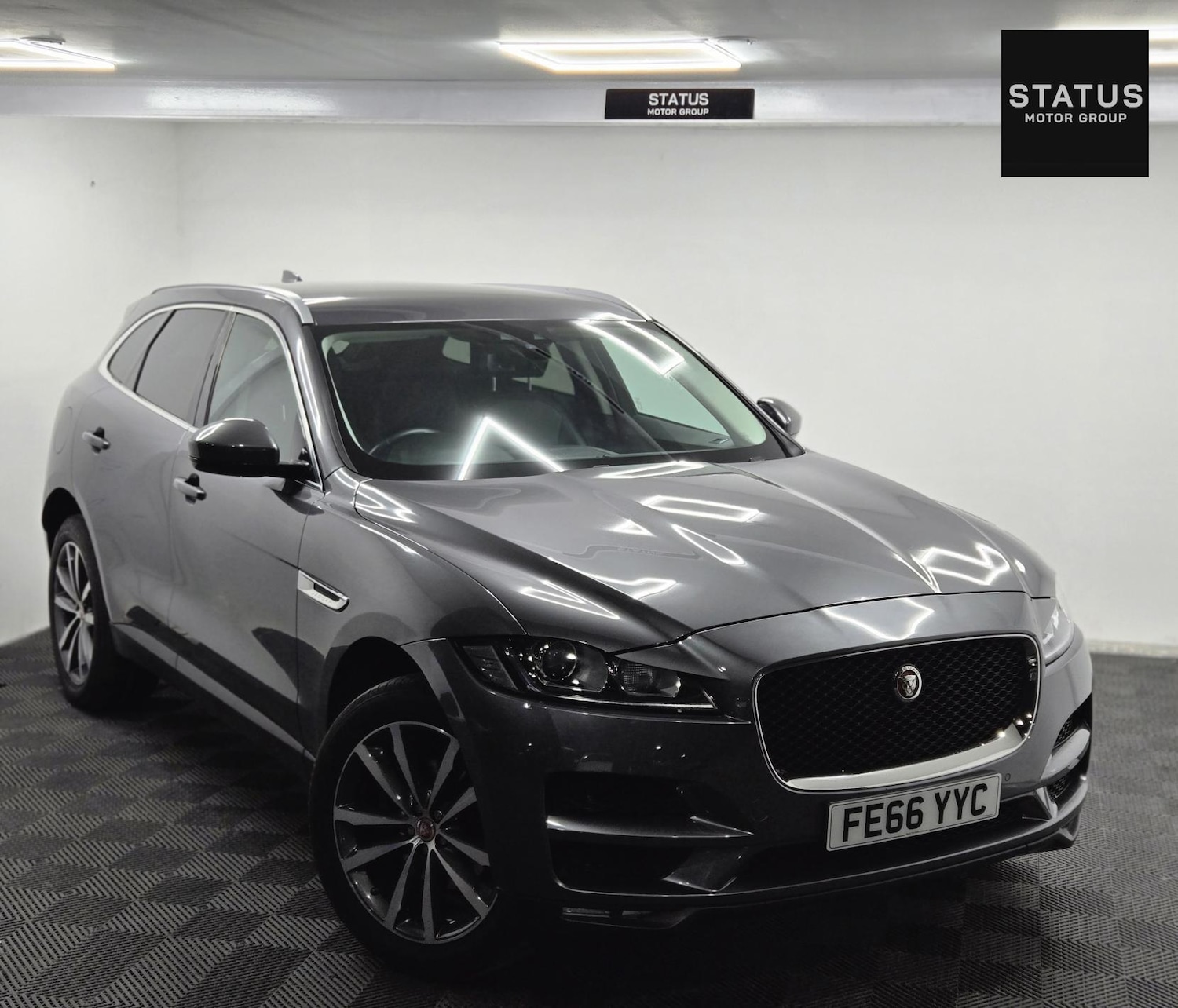 Used Jaguar F-Pace 2016 for sale - 76440084: Photo 3