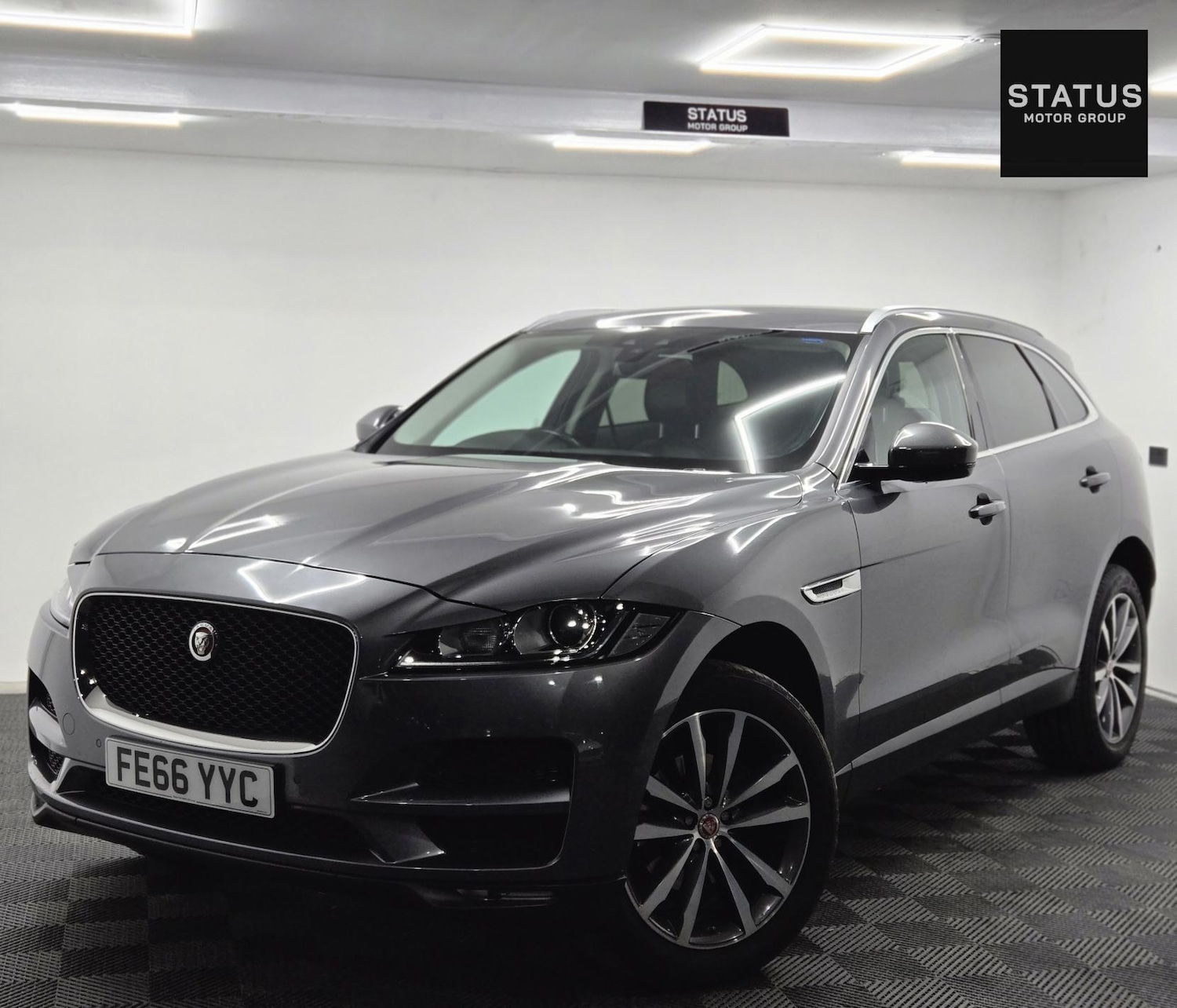Used Jaguar F-Pace 2016 for sale - 76440084: Photo 4