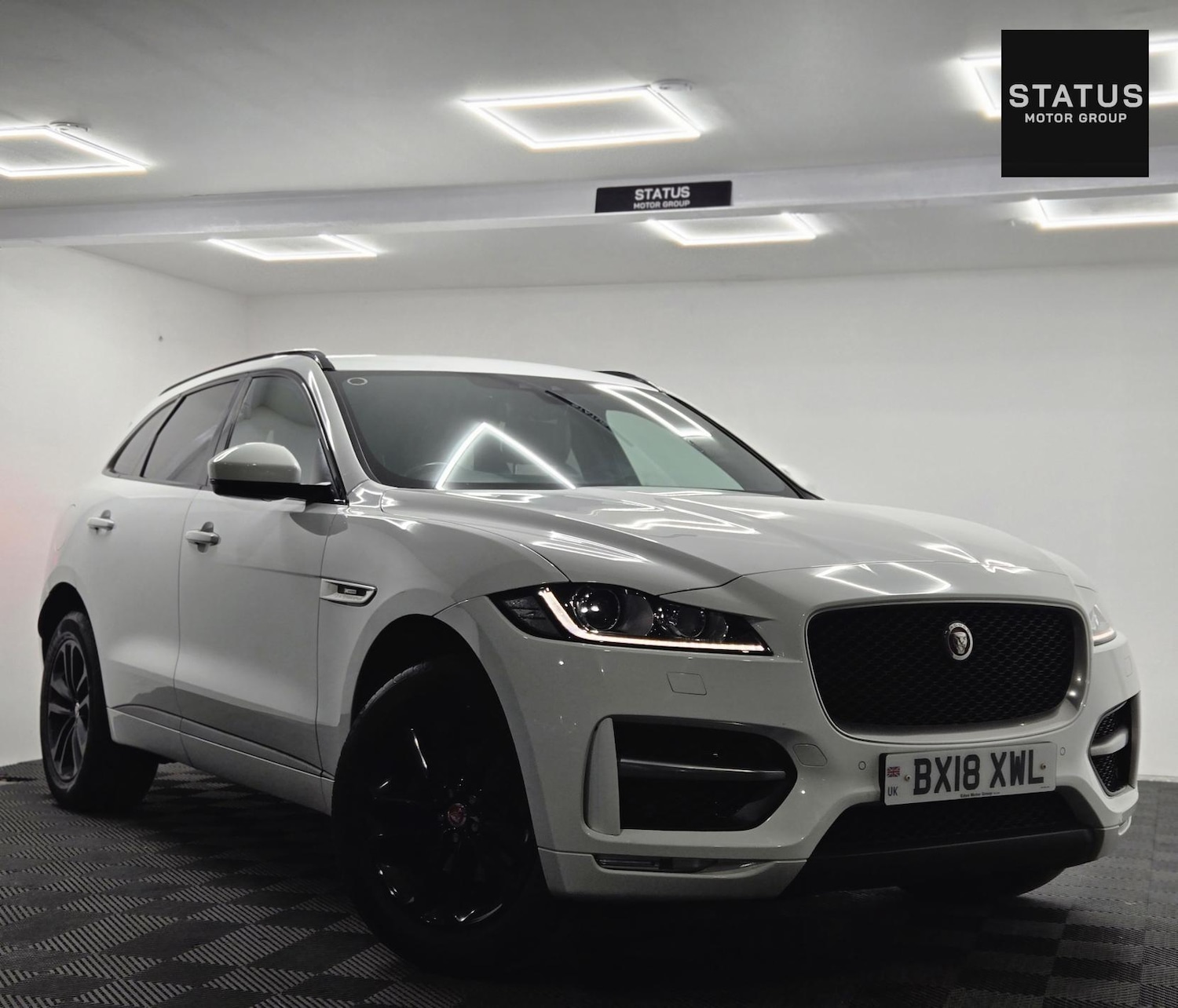 Used Jaguar F-Pace 2018 for sale - 76440085: Photo 2