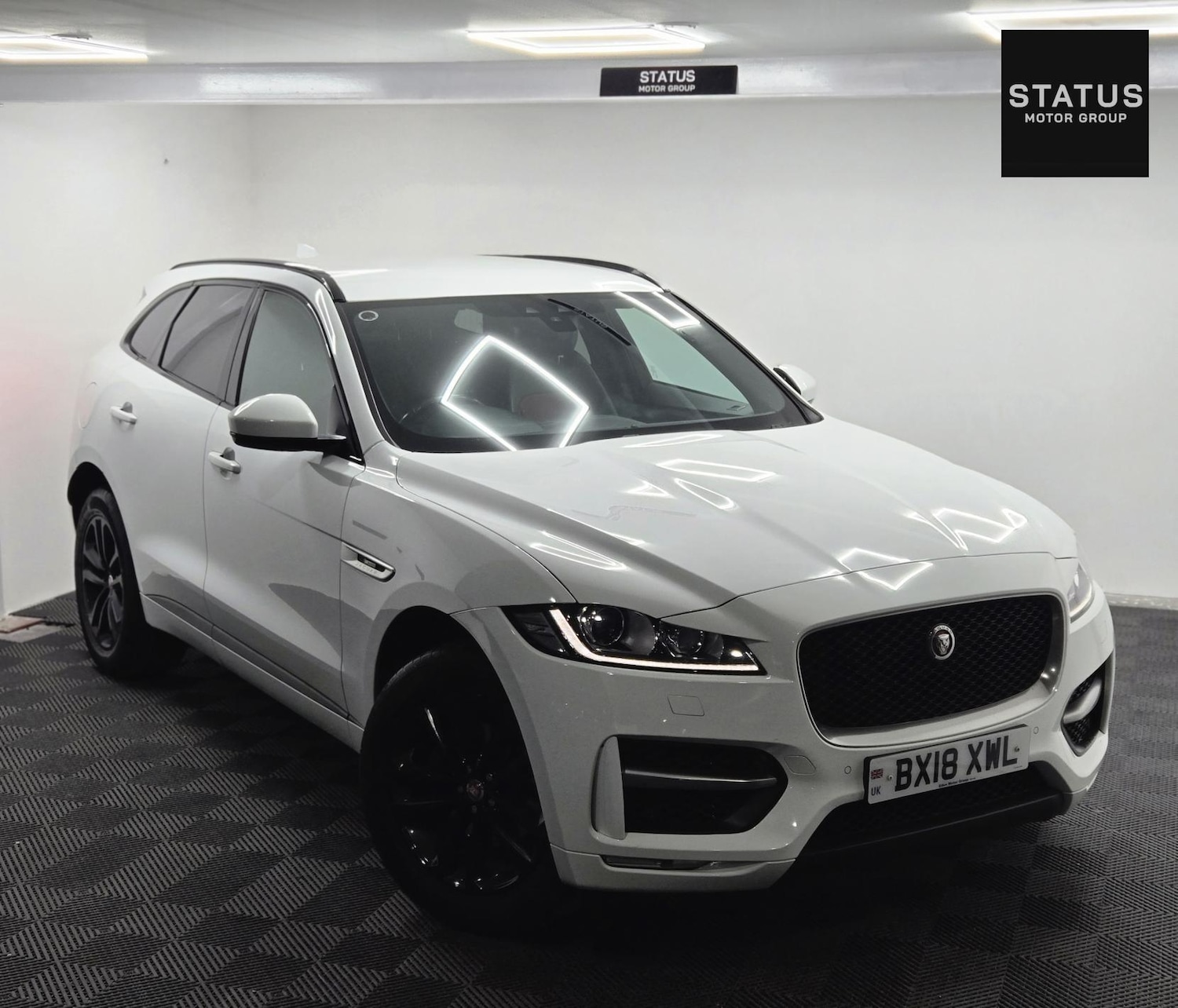 Used Jaguar F-Pace 2018 for sale - 76440085: Photo 3