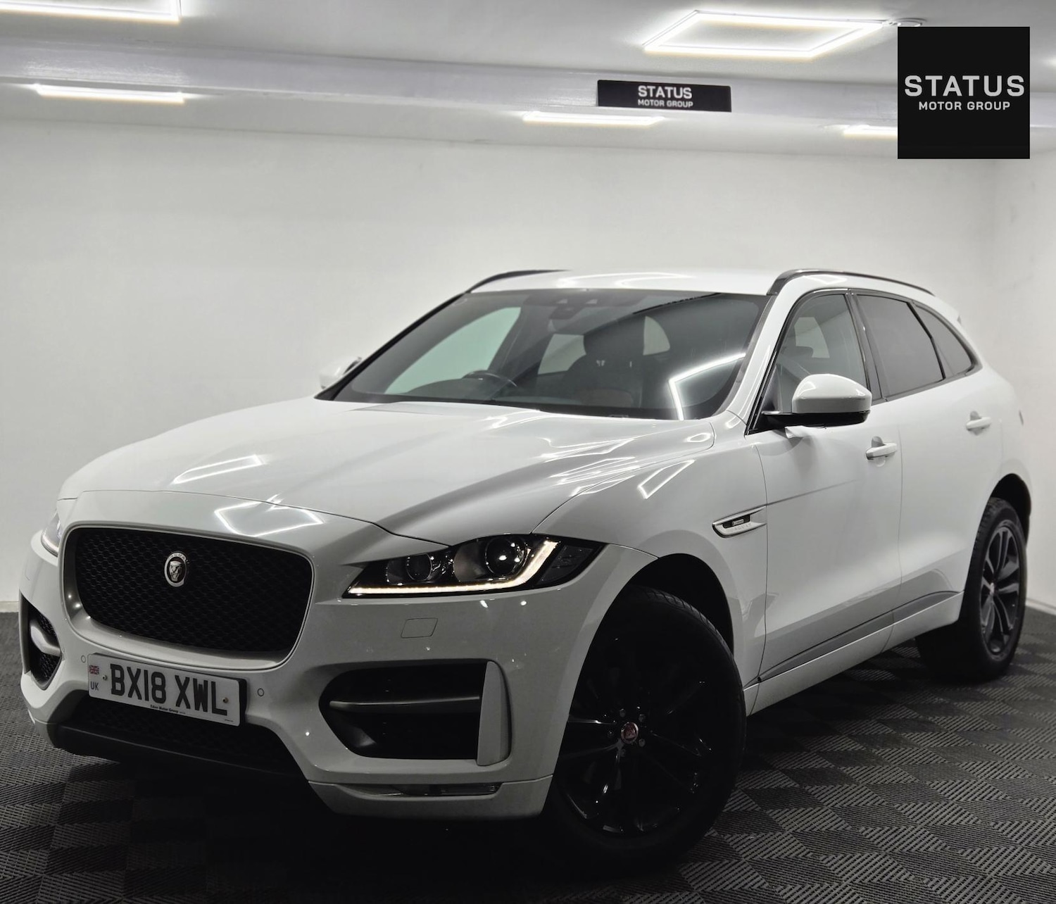 Used Jaguar F-Pace 2018 for sale - 76440085: Photo 4