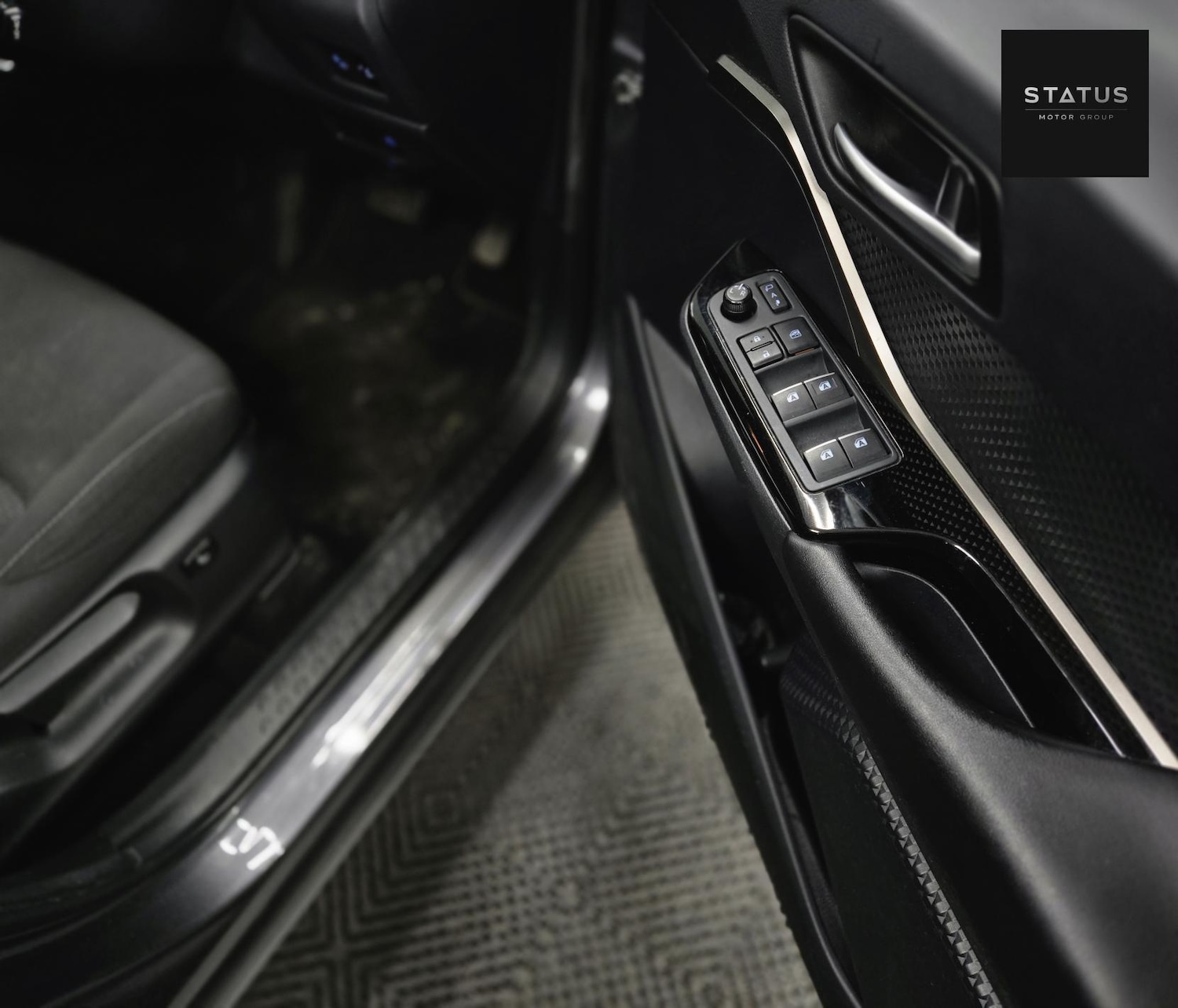 Used Toyota C-HR 2018 for sale - 76960677: Photo 11