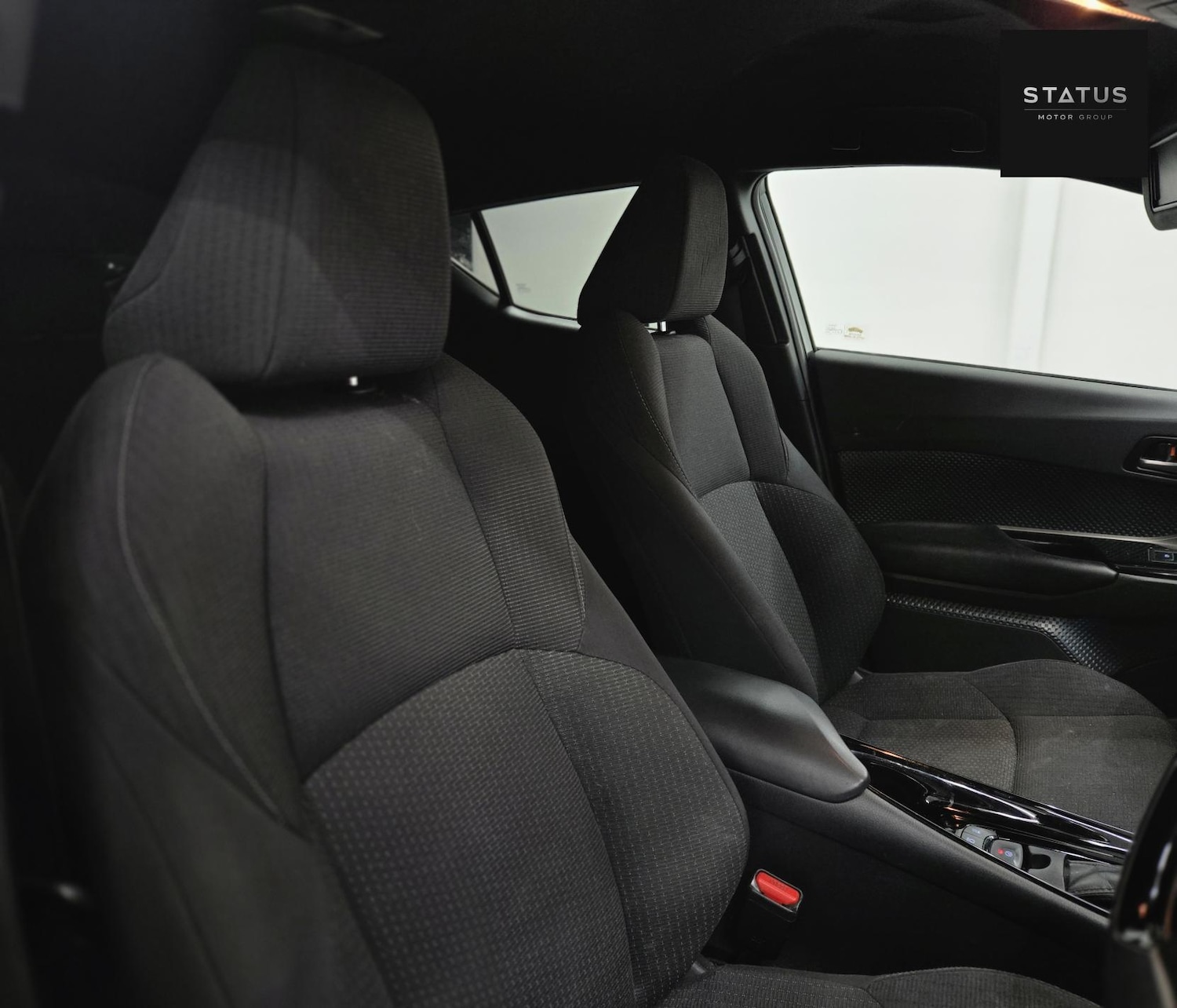 Used Toyota C-HR 2018 for sale - 76960677: Photo 12