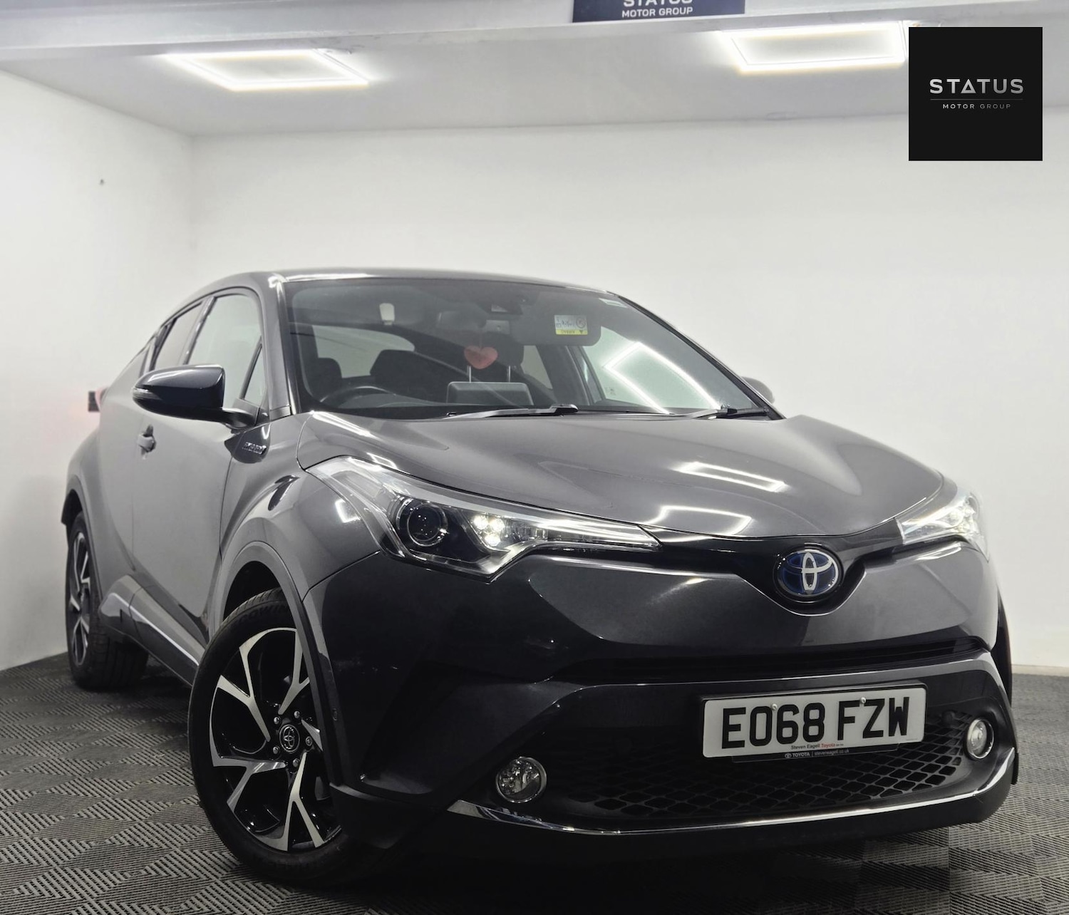 Used Toyota C-HR 2018 for sale - 76960677: Photo 2