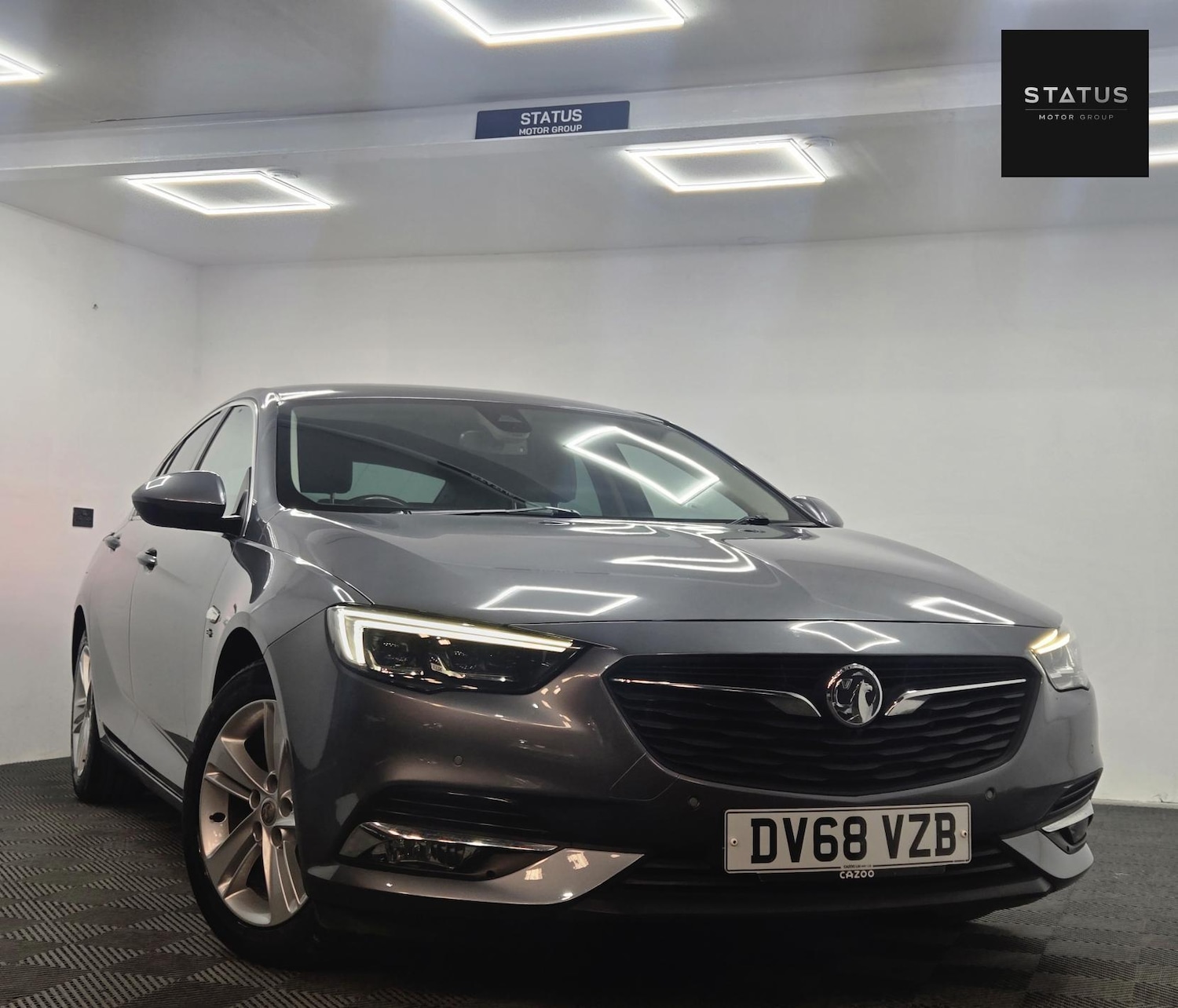 Used Vauxhall Insignia 2018 for sale - 77071249: Photo 2