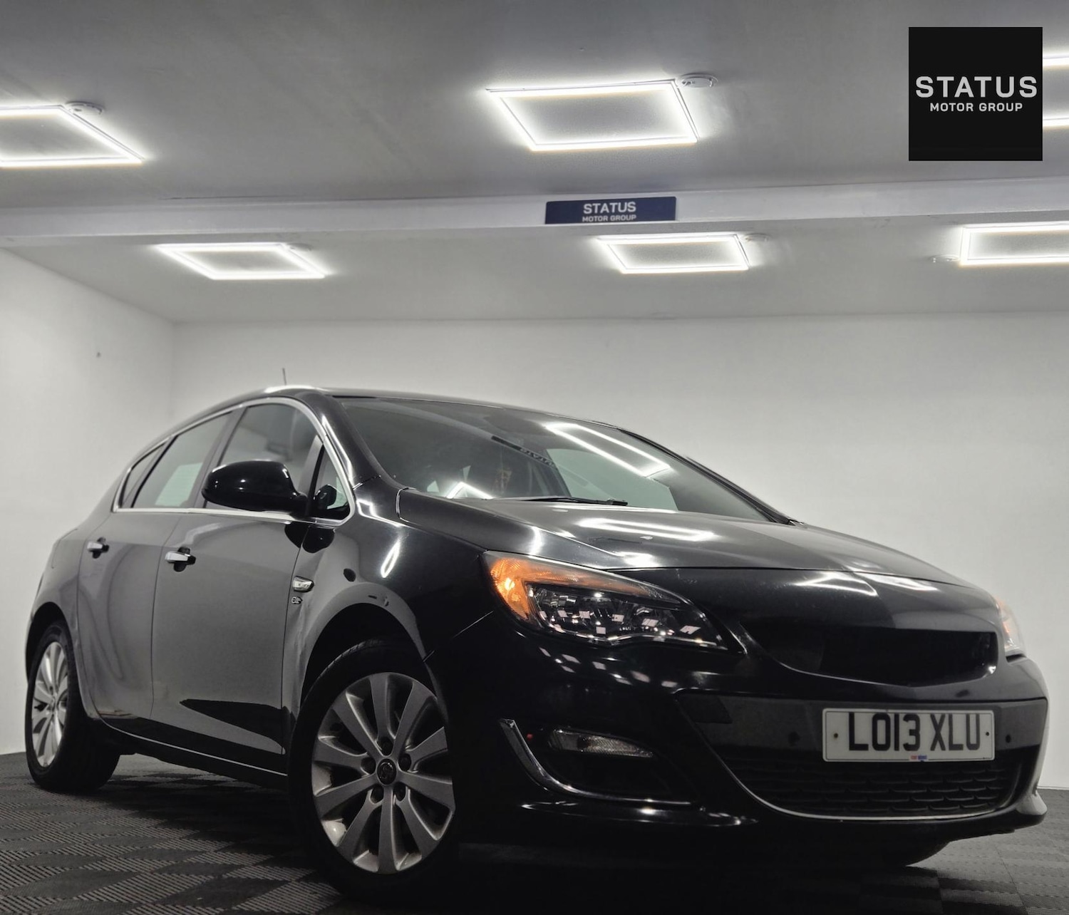 Used Vauxhall Astra 2013 for sale - 76407815: Photo 2