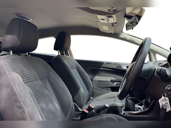 Used Ford Fiesta 2016 for sale - 79325442: Photo