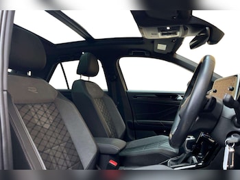 Used Volkswagen T-Roc 2023 for sale - 78211957: Photo