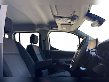 Used Toyota PROACE CITY Verso 2025 for sale - 79349715: Photo