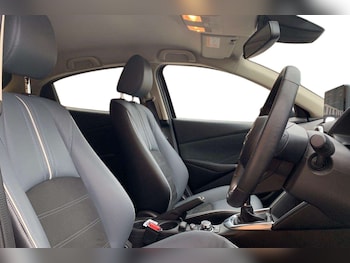 Used Mazda Mazda2 2022 for sale - 76124458: Photo