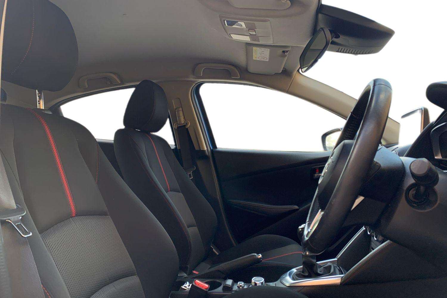 Used Mazda Mazda2 2015 for sale - 77480264: Photo 4