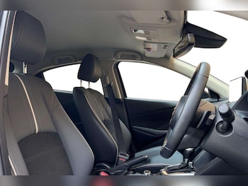 Used Mazda Mazda2 2023 for sale - 77995128: Photo