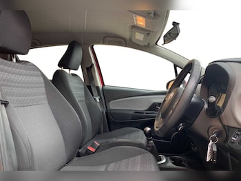 Used Toyota Yaris 2016 for sale - 75722158: Photo