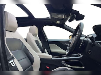 Used Jaguar F-Pace 2018 for sale - 78724527: Photo