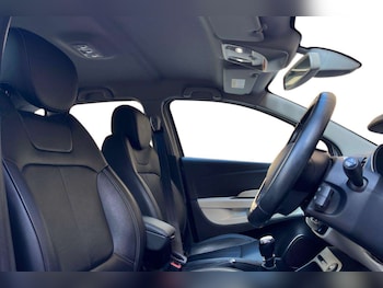 Used Renault Captur 2019 for sale - 79413469: Photo