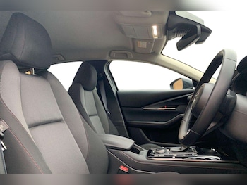 Used Mazda CX-30 2023 for sale - 77170444: Photo