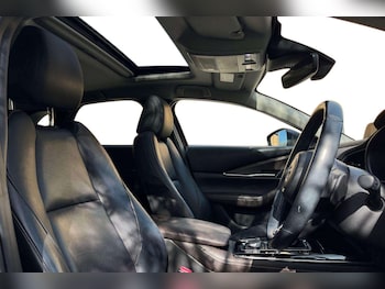 Used Mazda CX-30 2020 for sale - 77890007: Photo