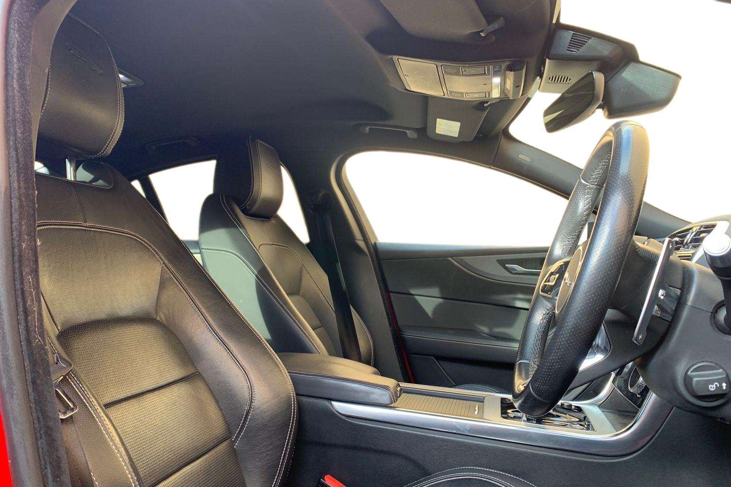 Used Jaguar XE 2019 for sale - 77380855: Photo 4