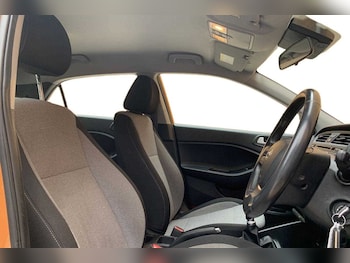 Used Hyundai i20 2015 for sale - 75602878: Photo