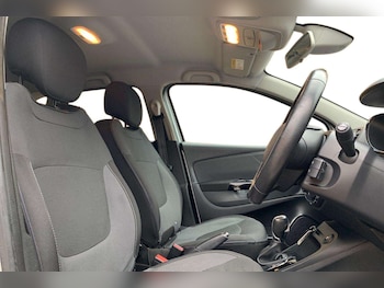 Used Renault Captur 2016 for sale - 77281091: Photo