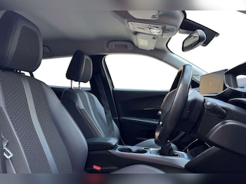 Used Peugeot 2008 2021 for sale - 79367076: Photo