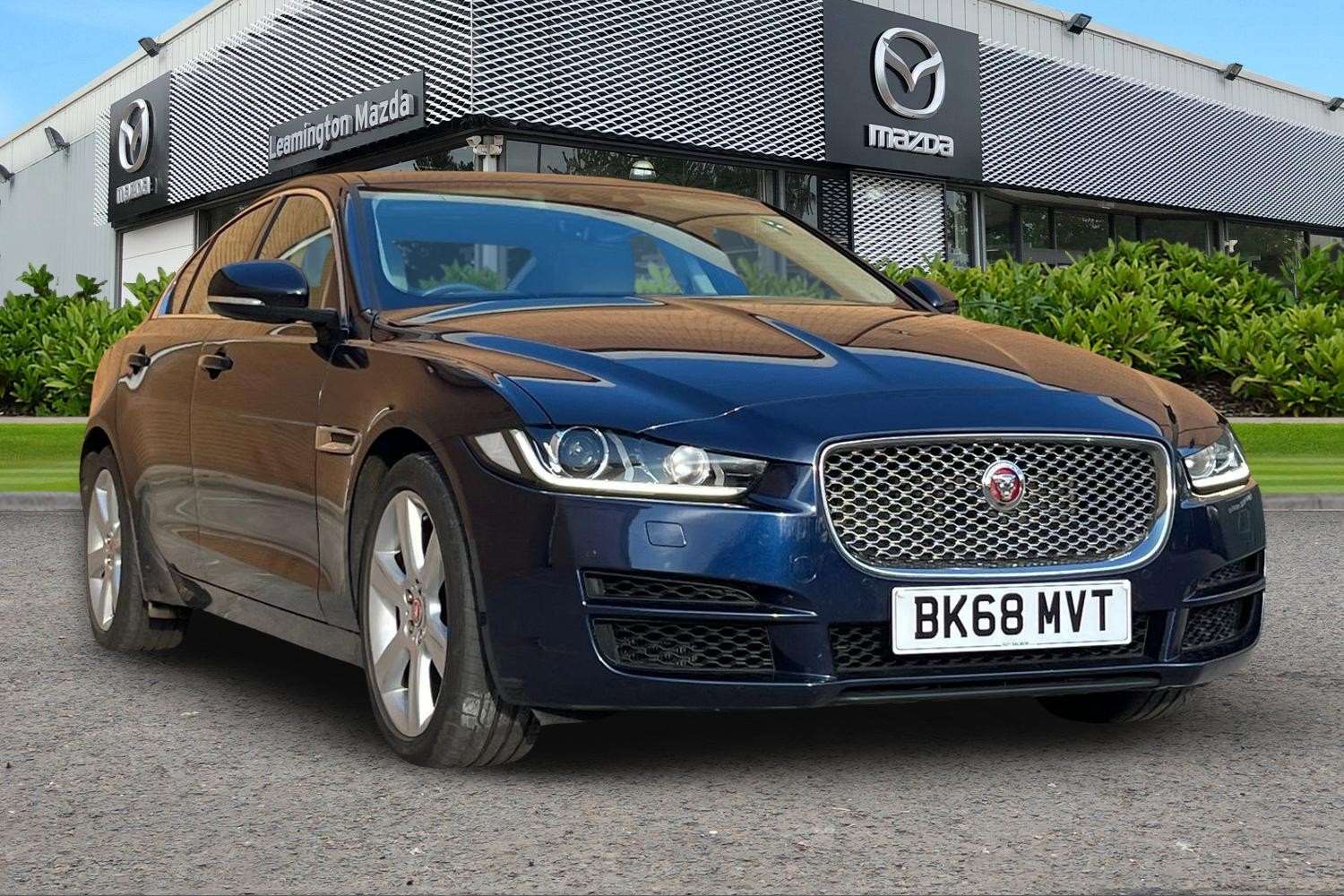 Used Jaguar XE 2018 for sale - 77890008: Photo 1